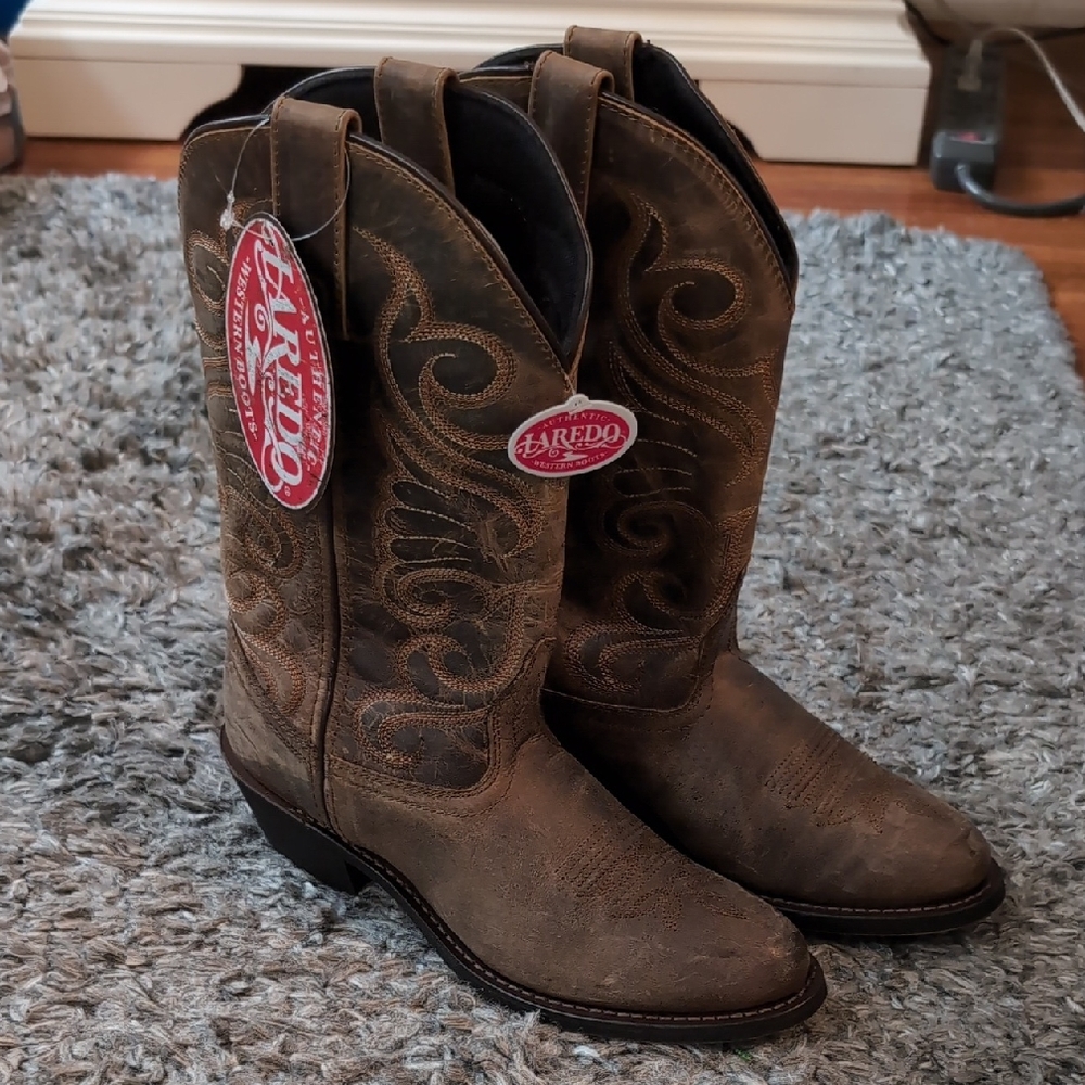 Laredo Ladies Distressed Brown Cowboy Boots - Picture 2 of 7